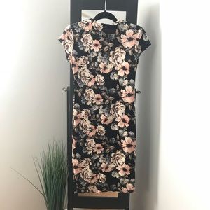 Among the daisies floral short sleeve dress